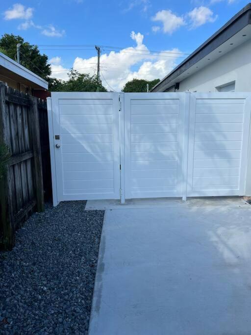 Stunning Deluxe Studio Hialeah Exteriör bild