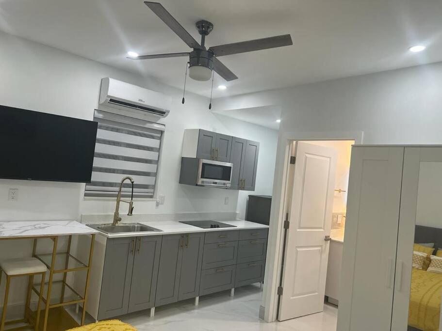 Stunning Deluxe Studio Hialeah Exteriör bild