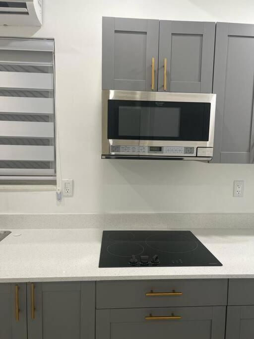 Stunning Deluxe Studio Hialeah Exteriör bild