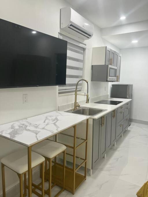 Stunning Deluxe Studio Hialeah Exteriör bild