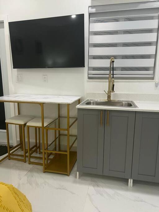 Stunning Deluxe Studio Hialeah Exteriör bild
