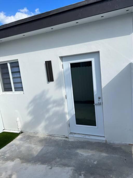 Stunning Deluxe Studio Hialeah Exteriör bild